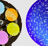 Cambio colore più effetto dinamico su fondo blu