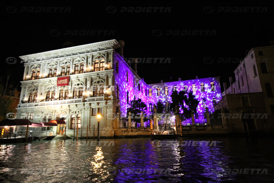 illuminazione del cortile interno con proiettori monster 200