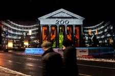 proiezioni scenografiche natalizie per la citta'; di como, luminarie natalizie