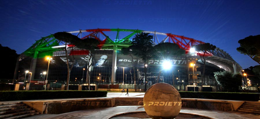 proiezioni per il golden gala sullo stadio olimpico di Roma. Effetto glitter e proiezione dei colori della bandiera italian